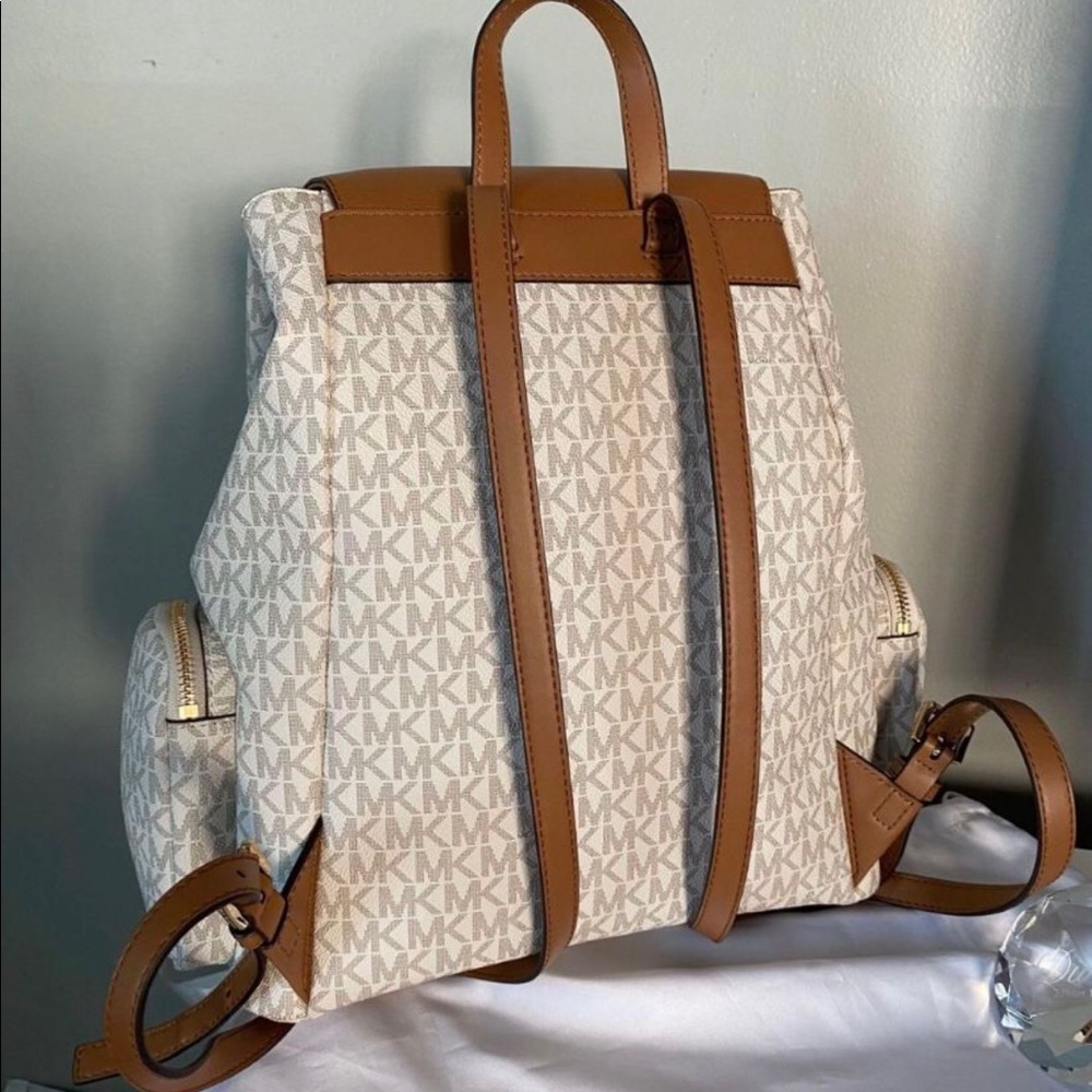 Michael Kors Abbey Cargo backpack with wallet - Picture 4 of 6
